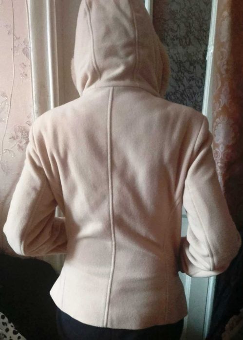 Прода женскую куртку Dorothy Perkins 80% шерсть!