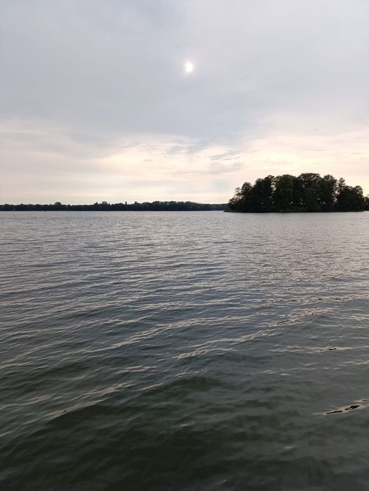 Komfortowy Domek 2 nad jeziorem Dadaj przy plaży z prywatnym pomostem