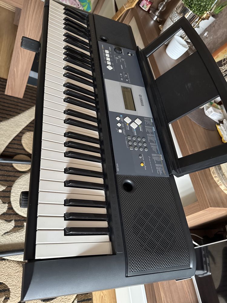 Keyboard Yamaha YPT-230