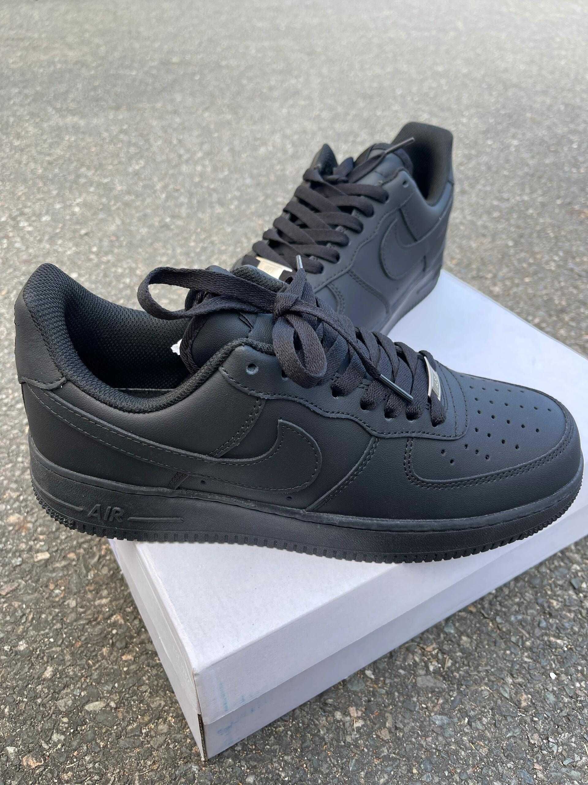 Nike Air Force 1 Low '07 Black Rozmiar 37.5