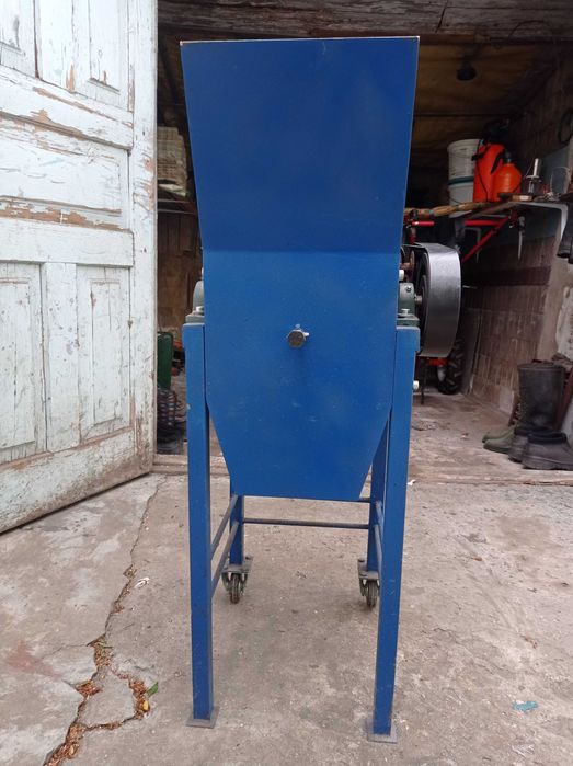 Горіхокол, установка для розлущування волоських горіхів