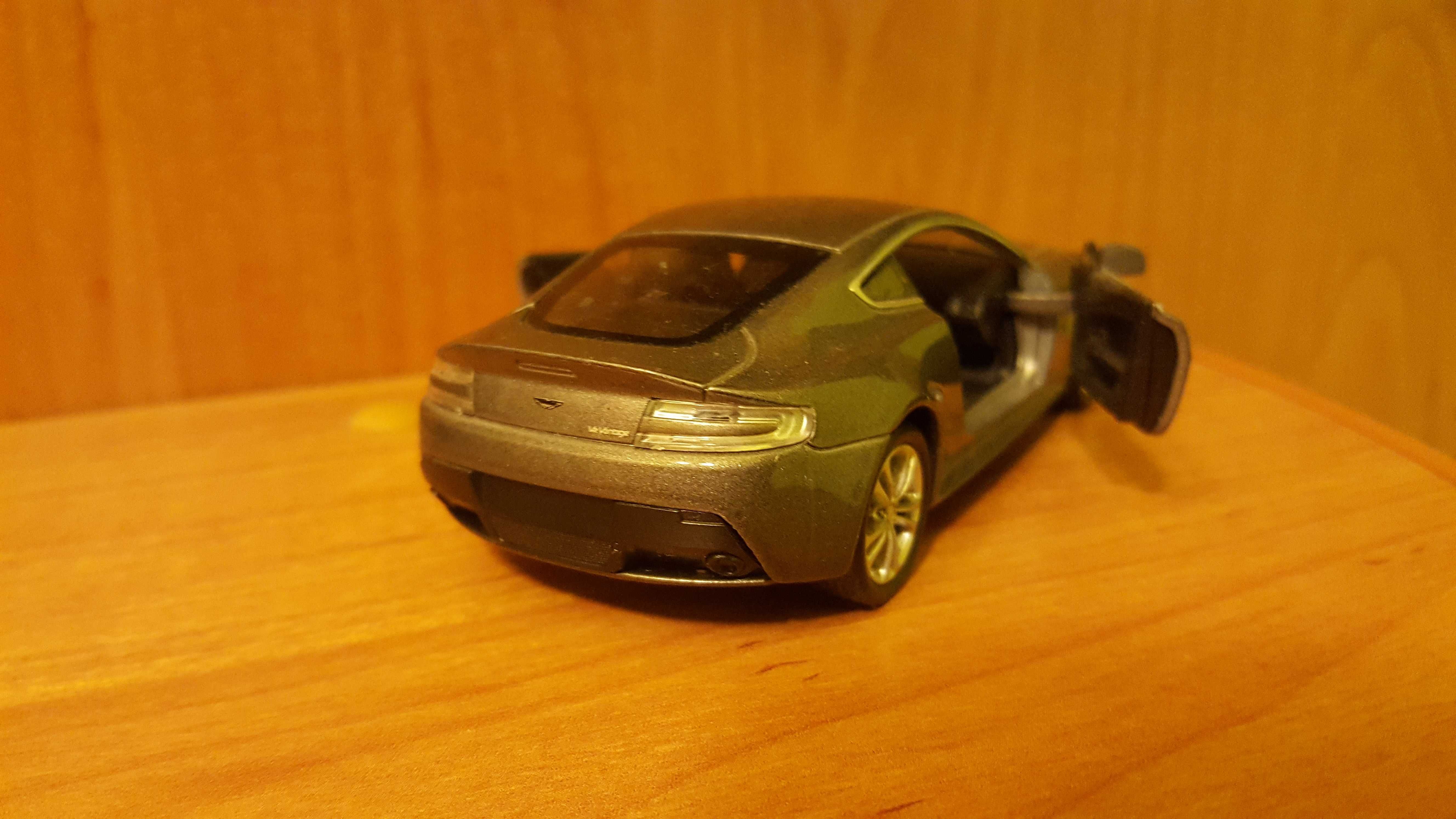 aston martin DB9 welly skala około 1:36