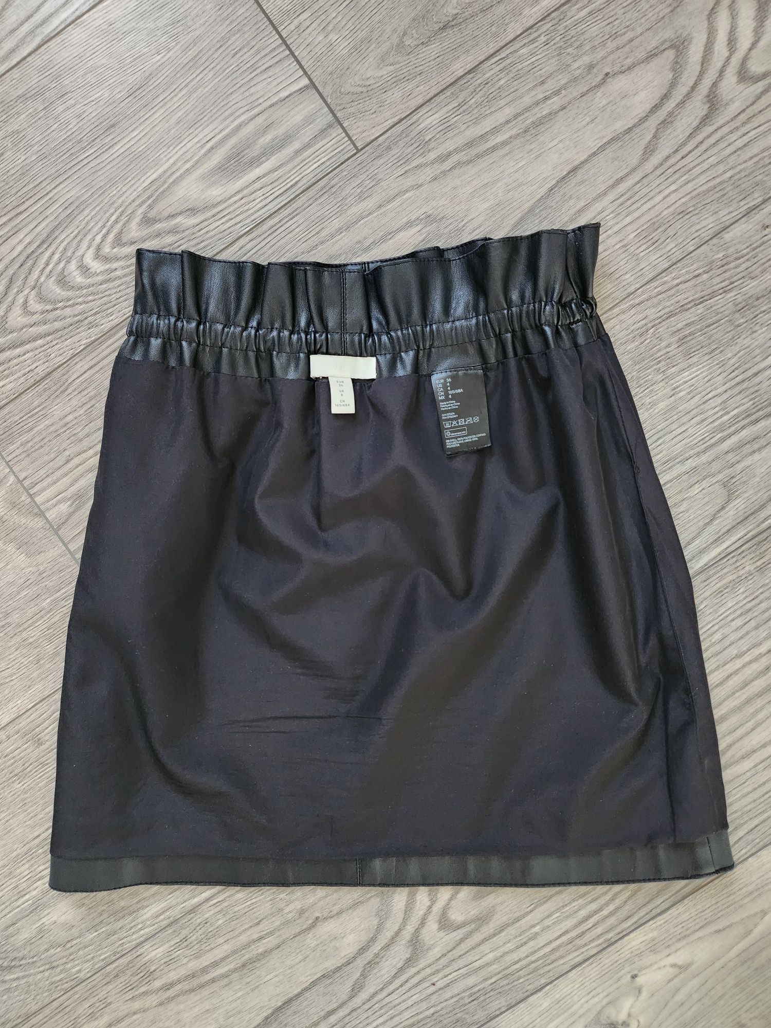 Спідничка шкірзамінник H&M,розмір S.