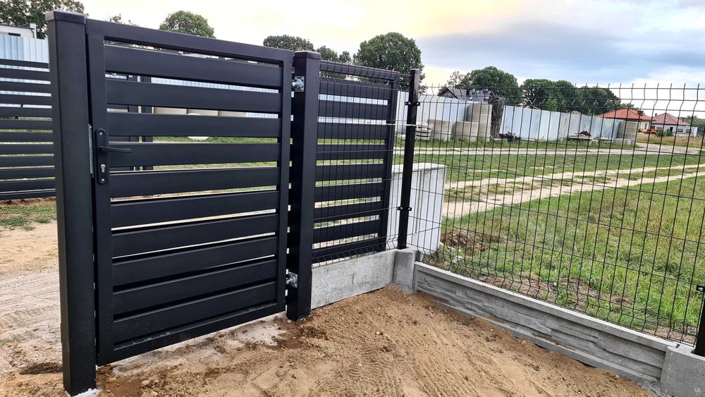 Ogrodzenie palisadowe, furtki, bramy, napędy- materiał plus montaż