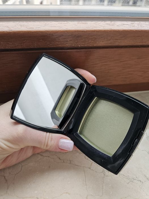 Pusty kompakt Chanel