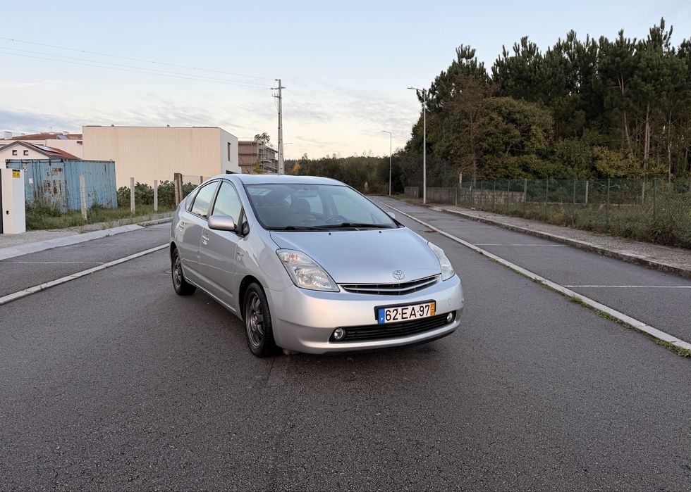TOYOTA PRIUS 1.5 HÍBRIDO - 1 DONO