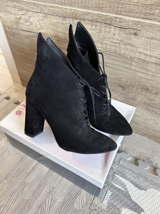 Ботінки на підборах