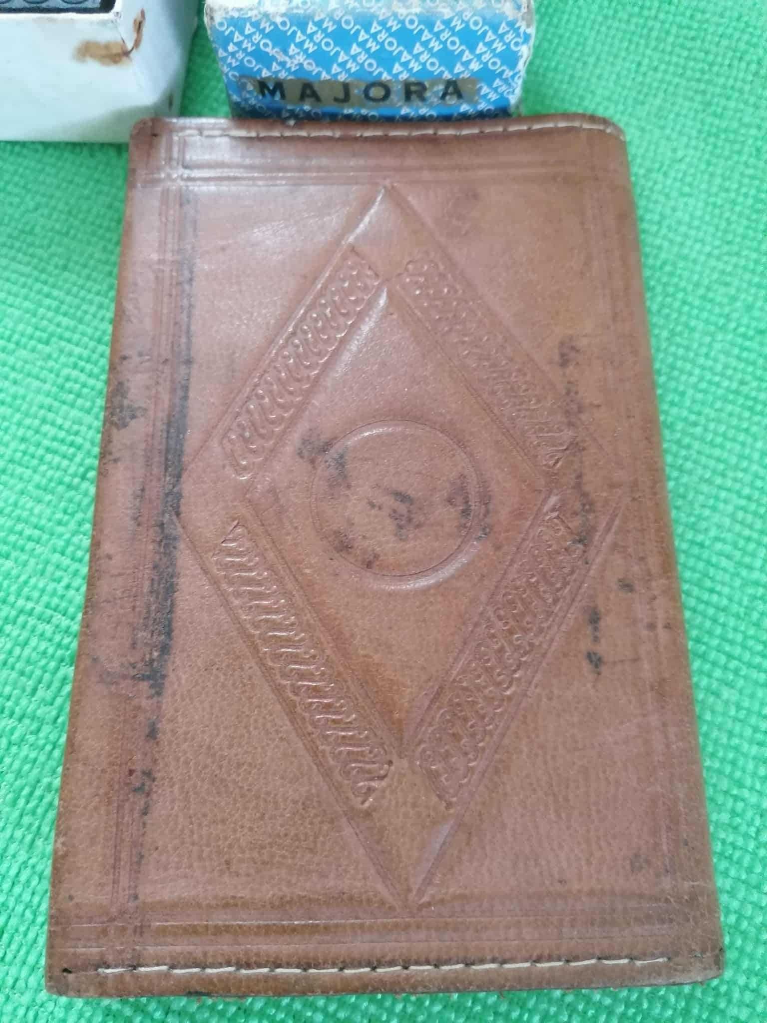 Carteira, domino, baralho.