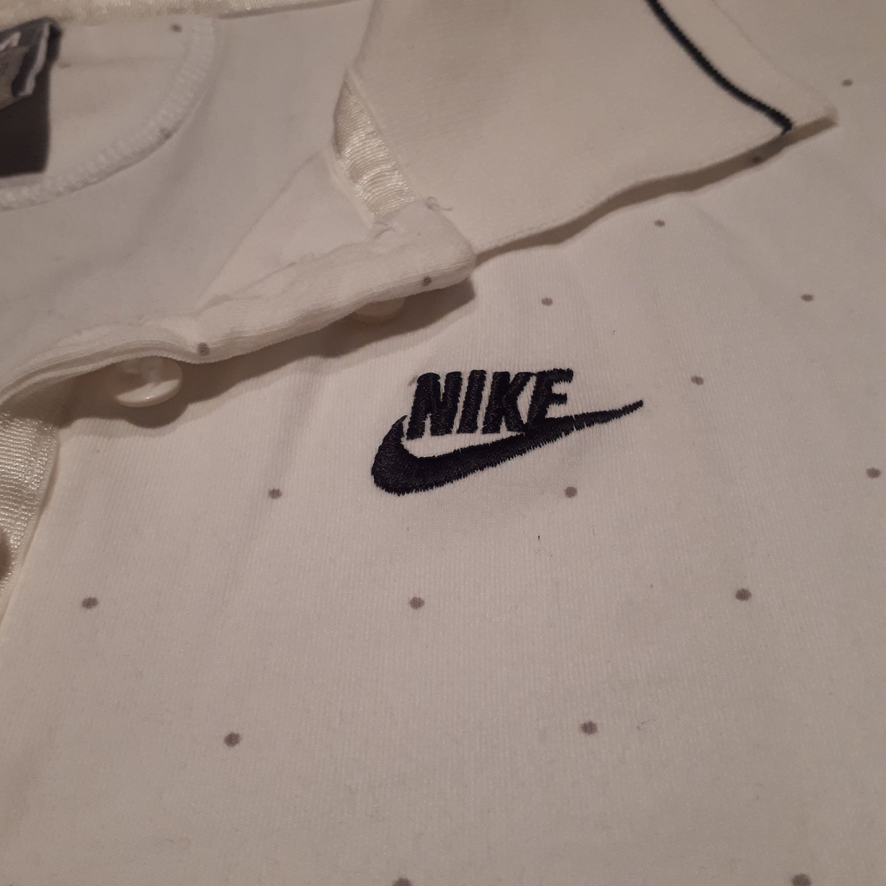 Koszulka polo Marki NIKE. Biała 38/40. Nowa - bez metki