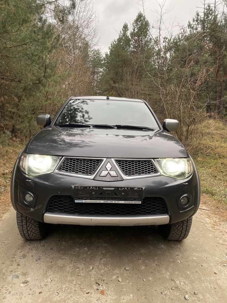 Митсубиши L200..