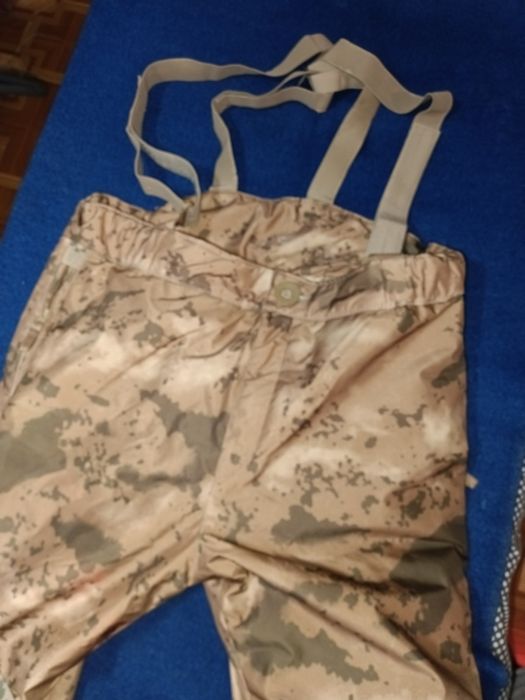 Продам зимові гарни штани, нові, піксель, з підтяжками 850гр
