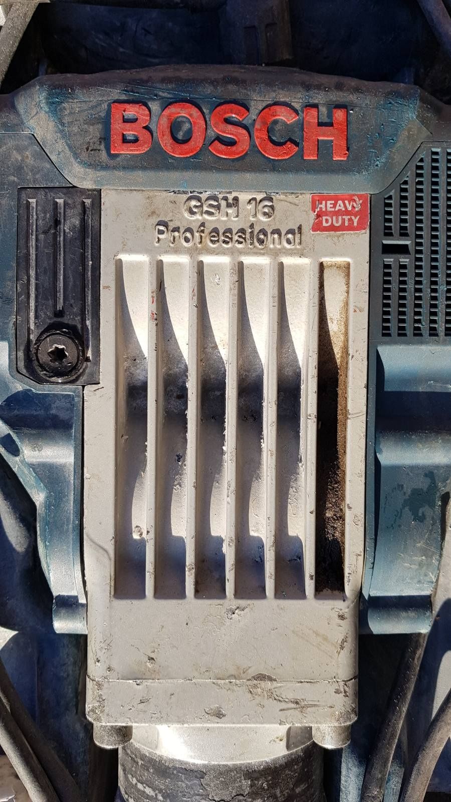 Продам отбойный молоток BOSCH GSH16
