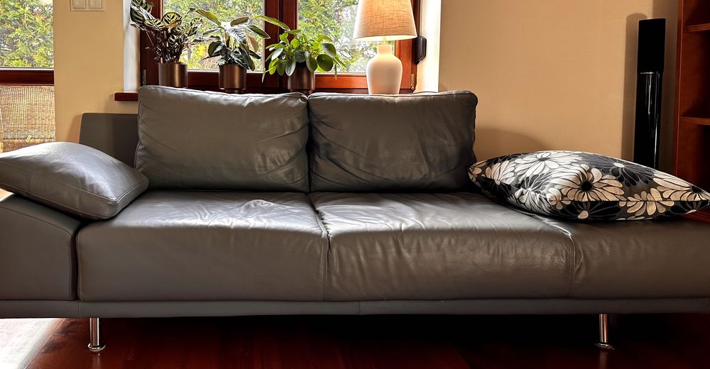 Zestaw mebli skórzanych do salonu - sofa/kanapa, puf i 8 krzeseł