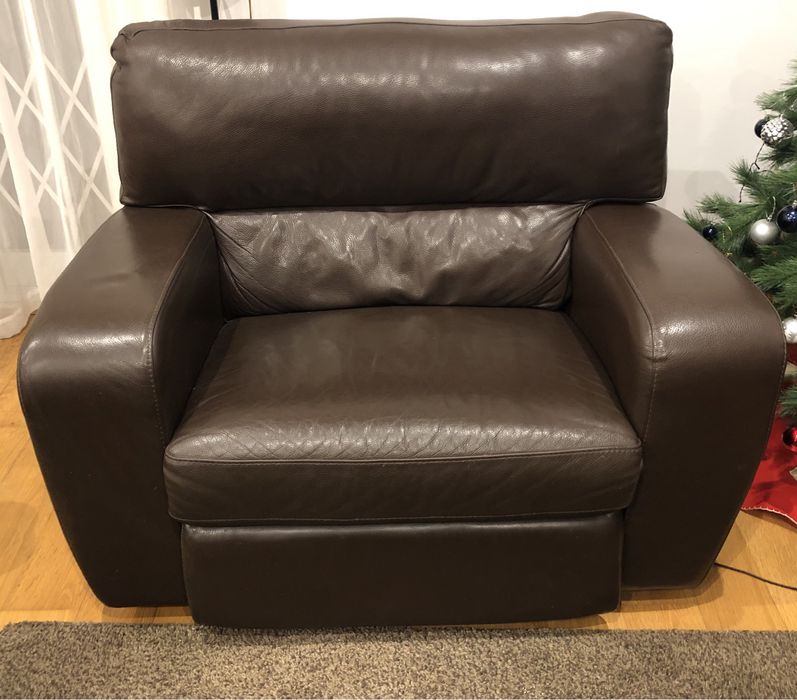 conjunto 2 sofás de 1 - 2 lugares cada pele castanha eléctricos