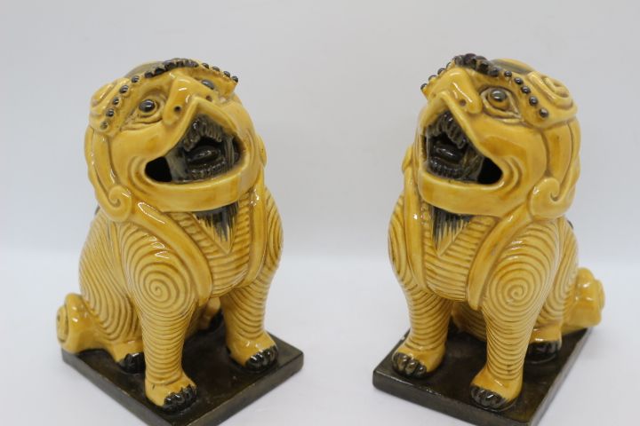 RARO Par de Leões / Cão Foo em Porcelana Chinesa Vidrada XIX