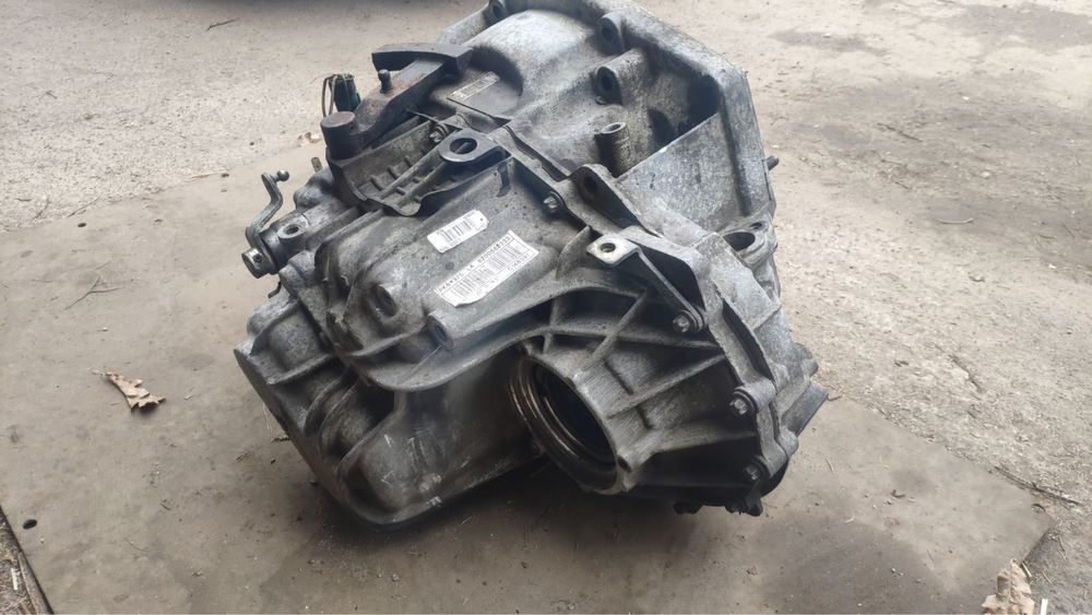 КПП 6-ступка Renault Trafic(00-14)Opel Vivaro Nissan Primastar 1.9dci