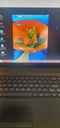 Laptop Lenovo B590 15,6 " Intel Celeron 4 GB / 250 GB TORBA.