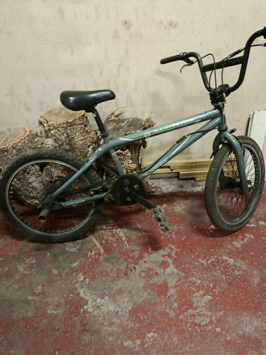 Vendo BMX o meu filho já não usa.