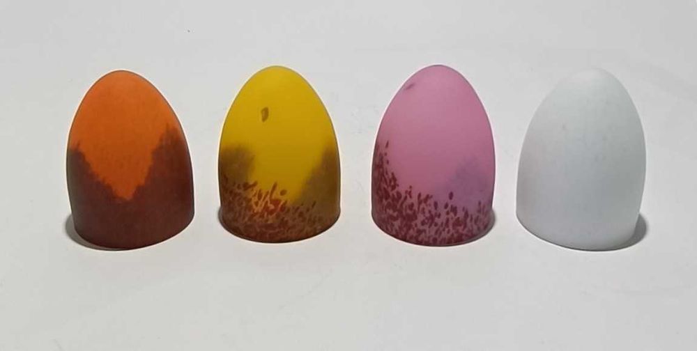 Candeeiro de Mesa com Base Metálica e Abajur de Vidro