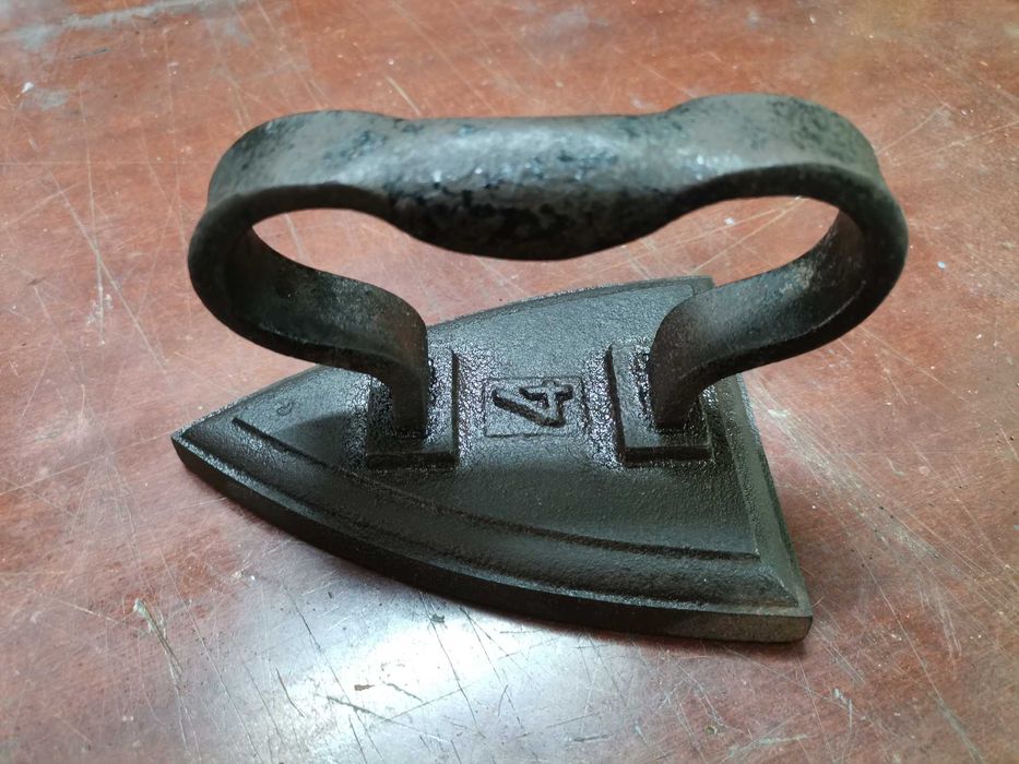 Ferros de engomar antigos