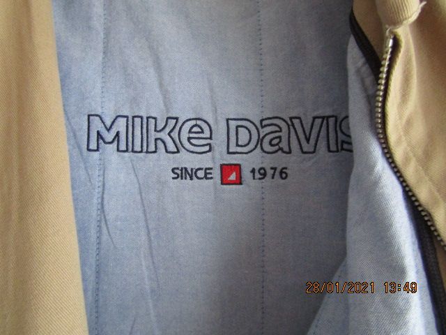 Blusão Mike Davis