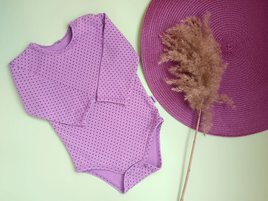 Продам 2 бодика с длинным рукавом и коротким 6-9 мес цена за 2