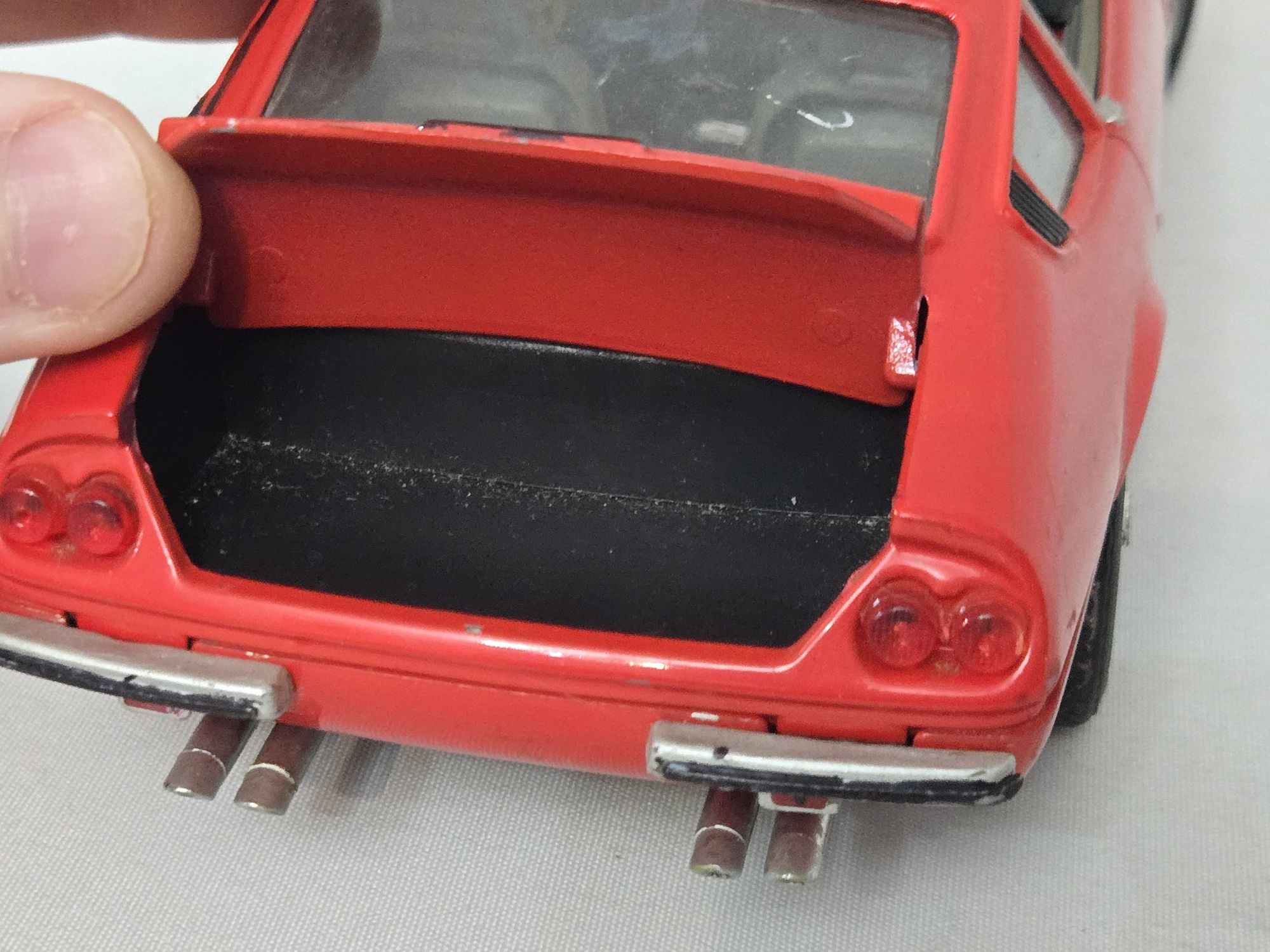 Miniatura Ferrari 365 GTB4 Daytona 1/18