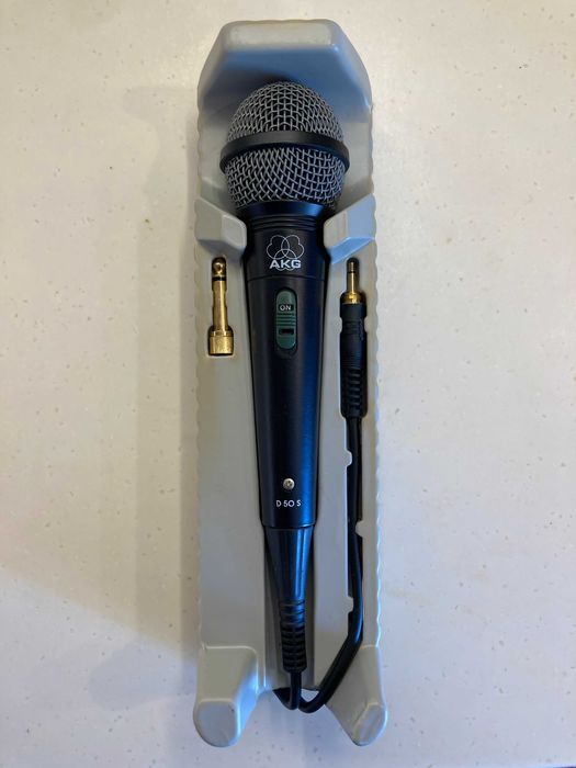 Продам динамічний мікрофон AKG D50S