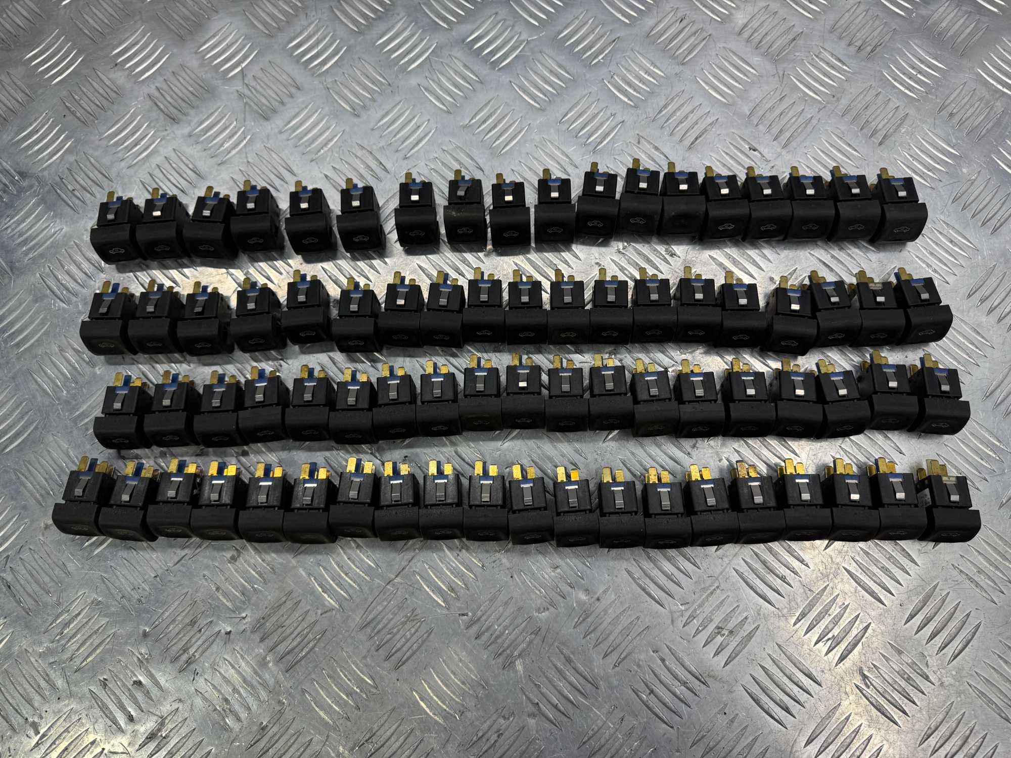 Кнопка рецеркуляции воздуха Opel Omega B 1995-  90457320