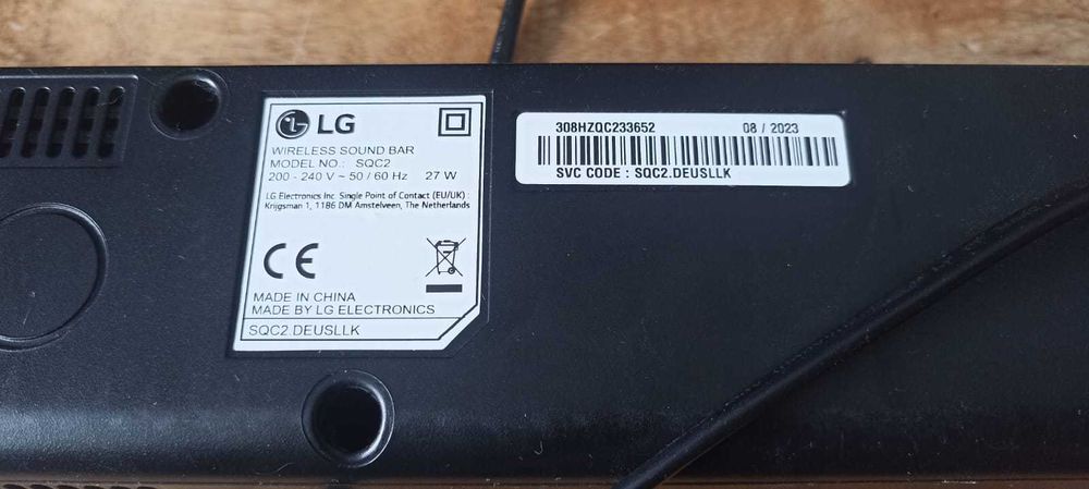 Soundbar LG SQC2 z bezprzewodowym subwooferem w zestawie