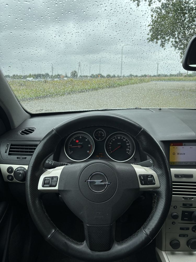 Opel Astra H GTC 1.3 CDTI 90 KM