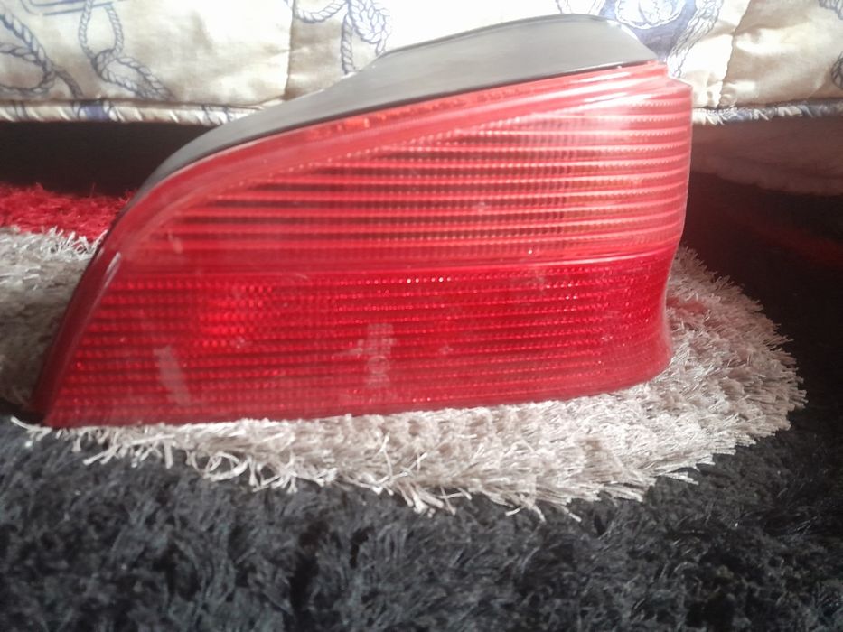 Vendo farolins traseiros peugeot bom estado