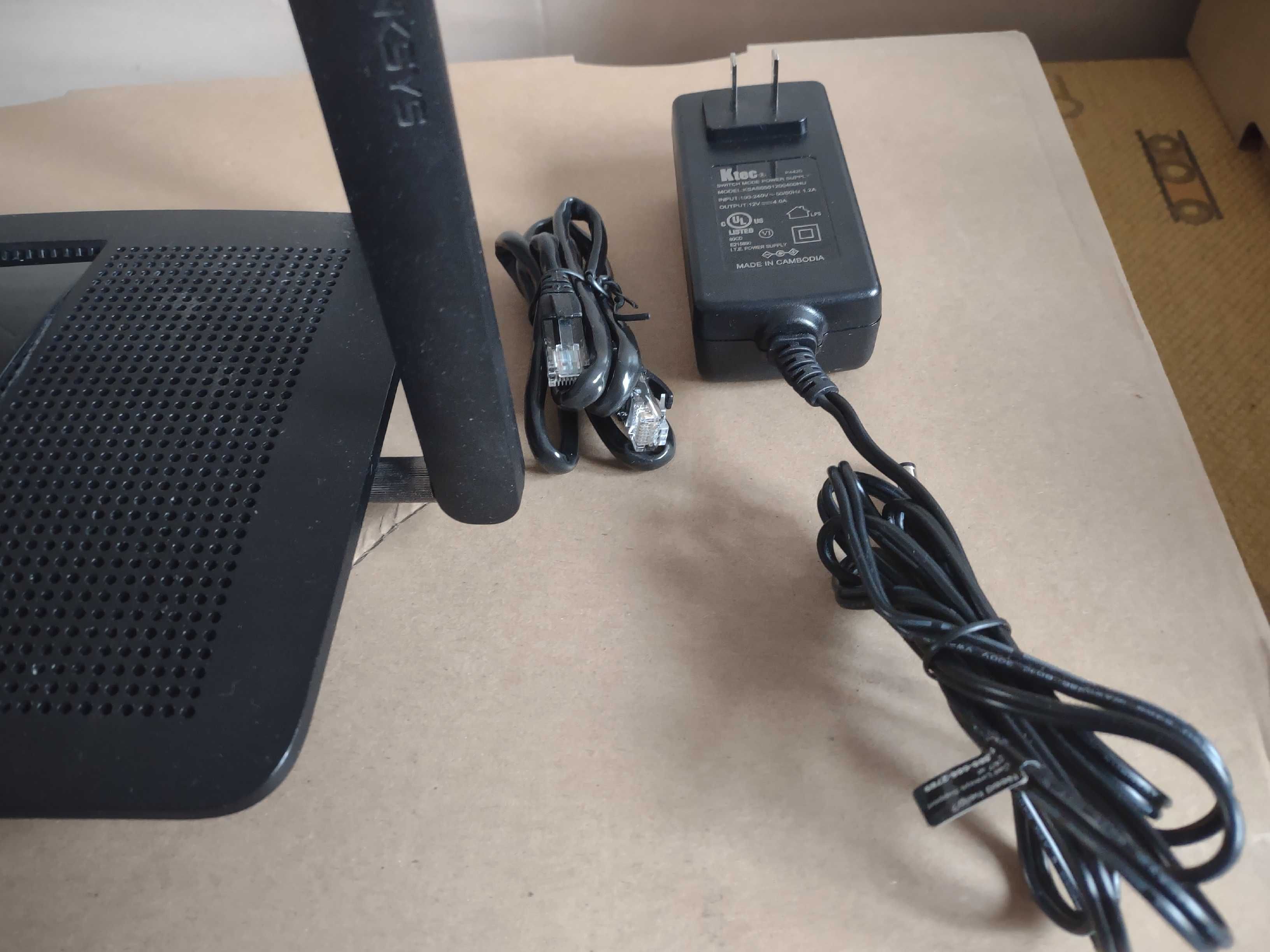 Linksys EA8500 (802.11a/b/g/n/ac 2600Mb/s) USB, 2.4 / 5 GHz