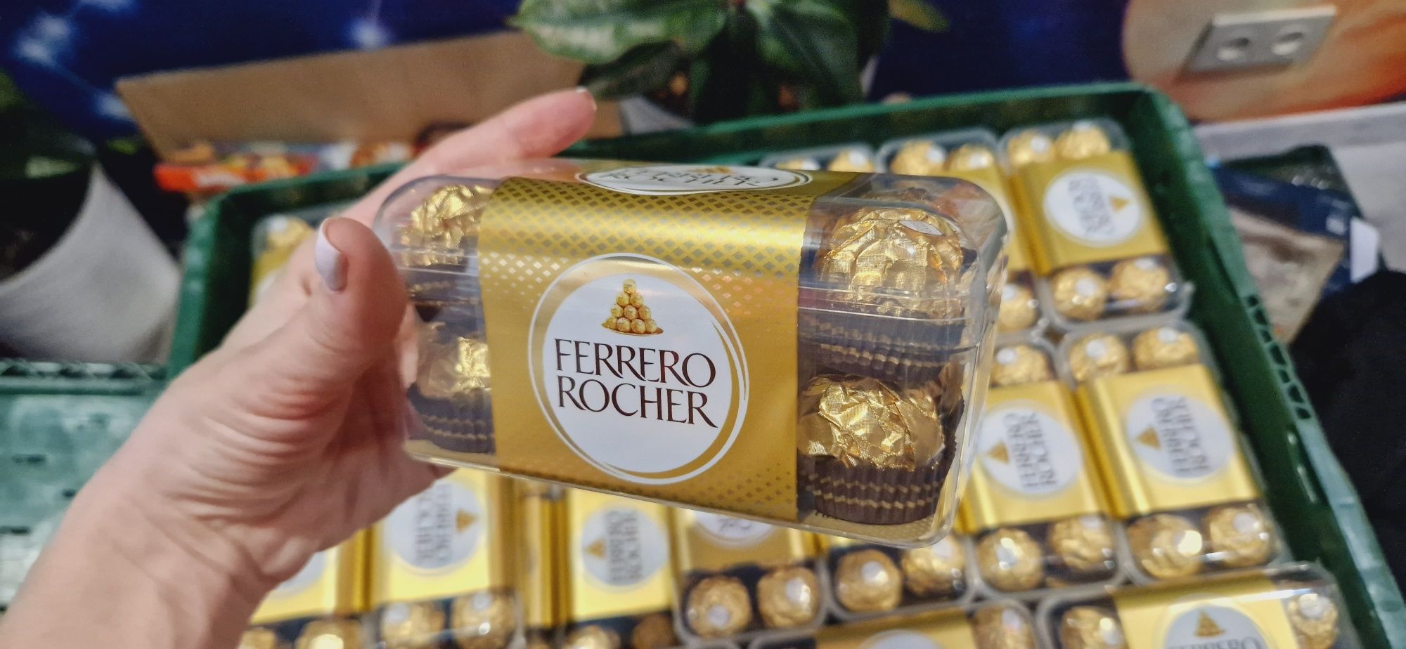 Конфеты,  цекурки ФЕРРЕРО РОШЕ, Ferrero rocher якість та смак люкс.