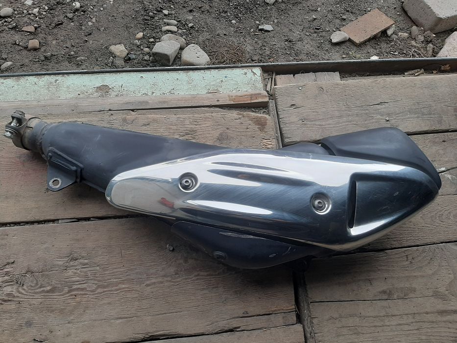 Оригінальний глушник до Хонда Трансальп 700 в дуже хорошому стані..