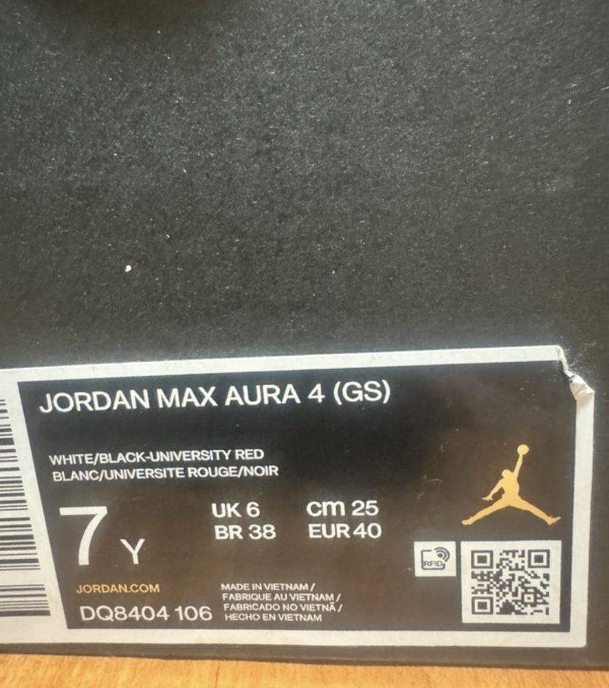 Jordan max aura 4 GS  40(25 cm)