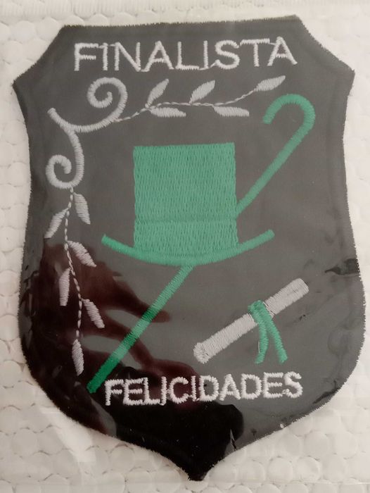 Símbolos capas estudantes, novos, lote todo por 10€