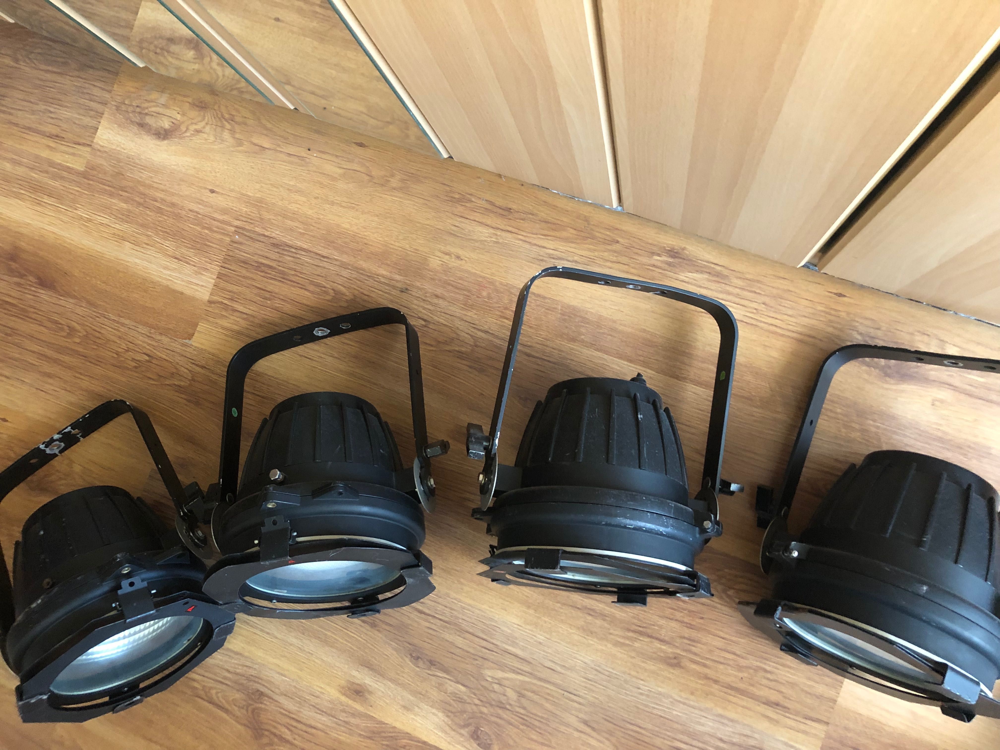 5 x reflektor PAR 64 outdoor (5x1000W)