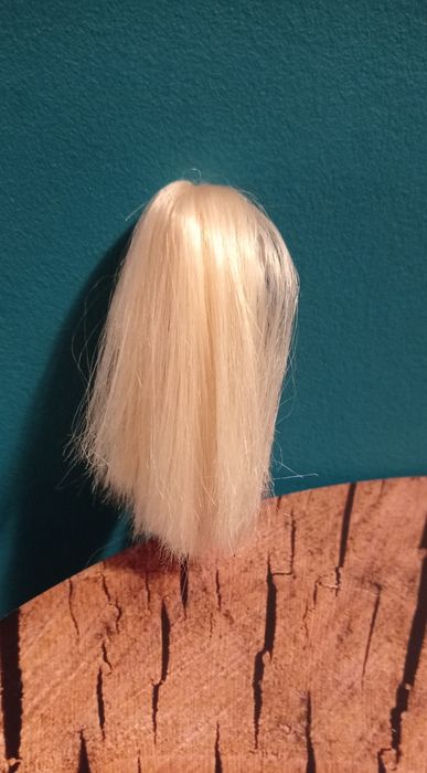 Mattel Polly Pocket mini laleczka w różowym stroju 2008 r.