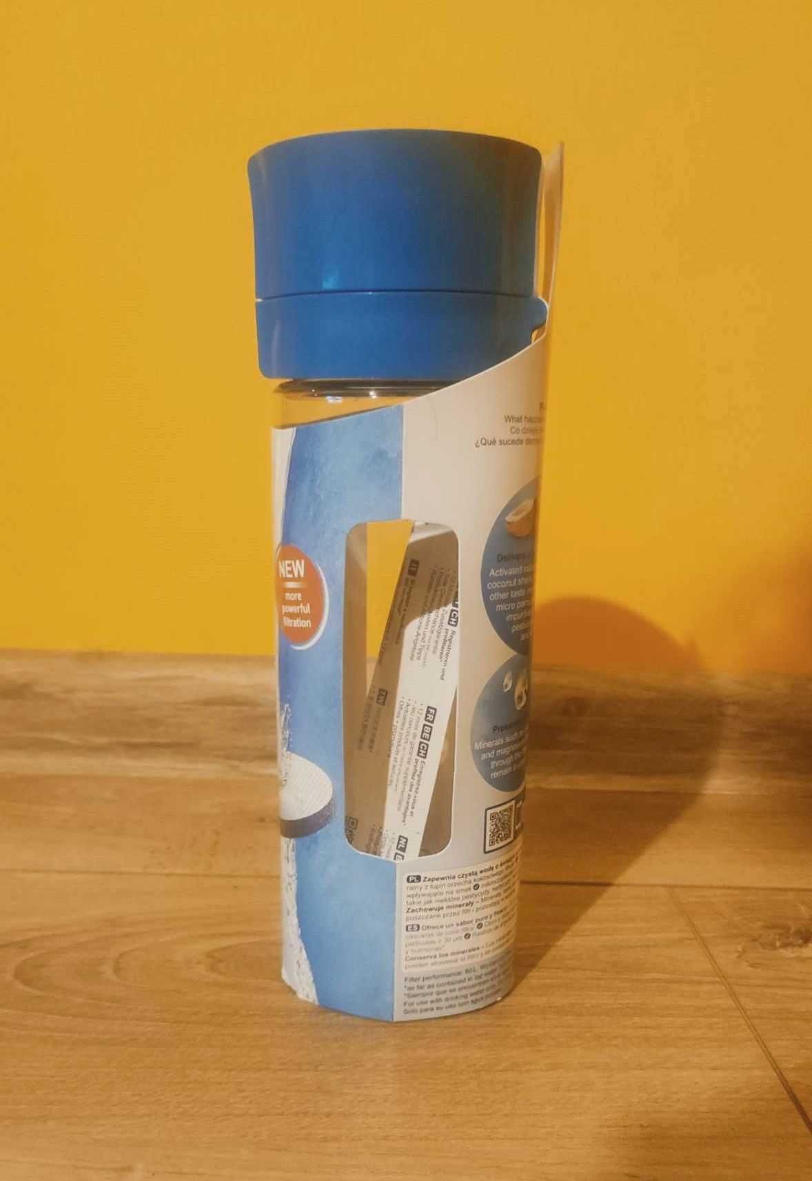 Butelka filtrująca na wodę Brita fill&go Vital w kolorze niebieskim