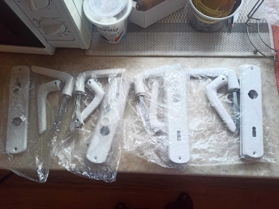 Ручка дверна біла