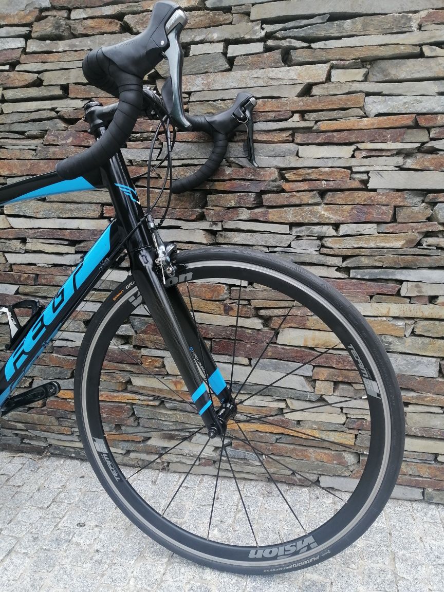 Bicicleta de estrada - FELT