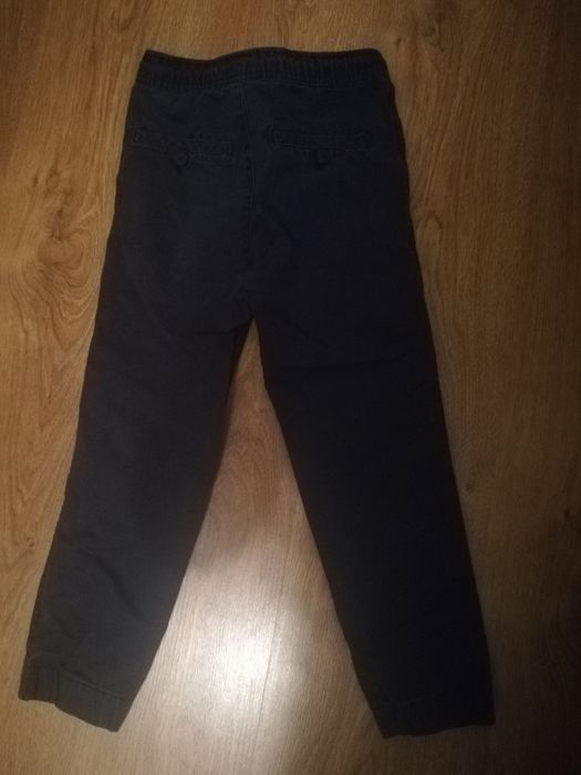 Spodnie joggery Reserved