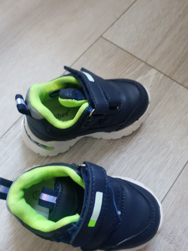 Buty sportowe dla chłopca adidasy