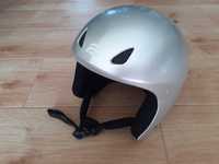 Kask narciarski Everest.