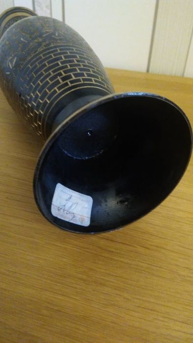 б/у Ваза Индия. Высота 32 см. Металл