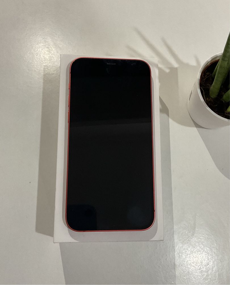 IPhone 12 (64GB) Red