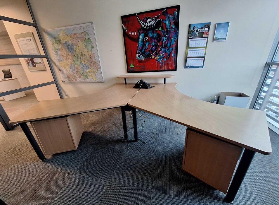 Nowoczesne biurka biurowe