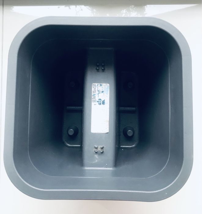 Donice nowoczesne na balkon, taras piękny kolor