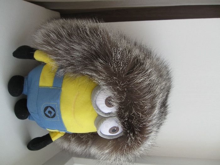 Шапка-ушанка из кожи с мехом чернобурки